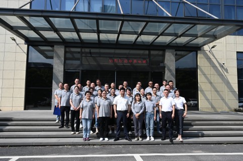 中辰股份全能班組長(cháng)訓練營(yíng)學(xué)員赴遠大新材料、浙江萬(wàn)馬學(xué)習交流