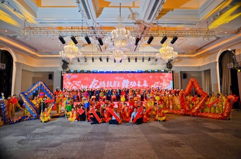 辰龍鬧元宵丨舞龍翻飛 ，戰鼓鏗鏘，擂響高質(zhì)量發(fā)展奮進(jìn)號角