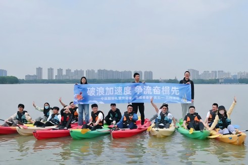 當五四花火邂逅團氿浪花，看中辰青年如何“艇”進(jìn)未來(lái)！